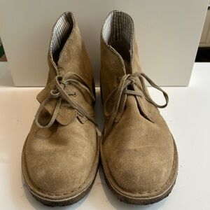 Clark’s Desert Boots in a Light Tan Suede